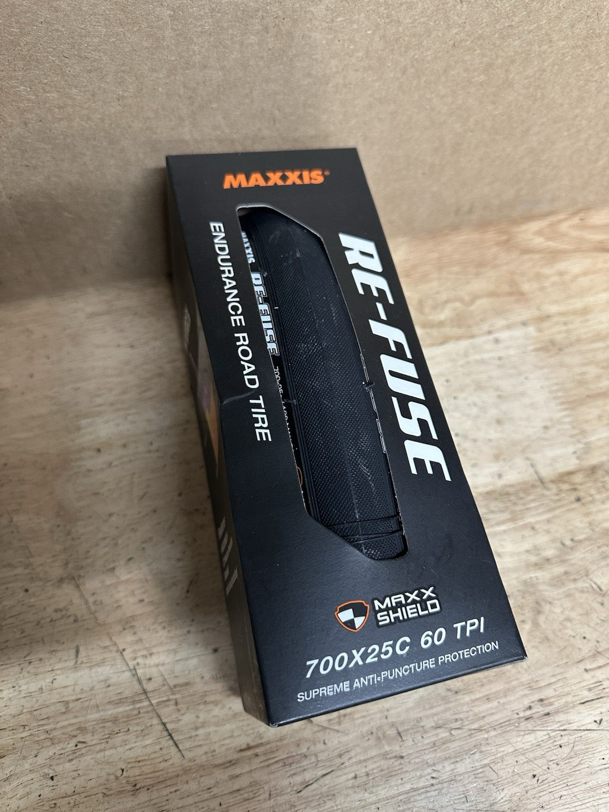 Maxxis Re-Fuse 700x25c Clincher Tire with MaxxShield Bead-to-Bead Silkshield0