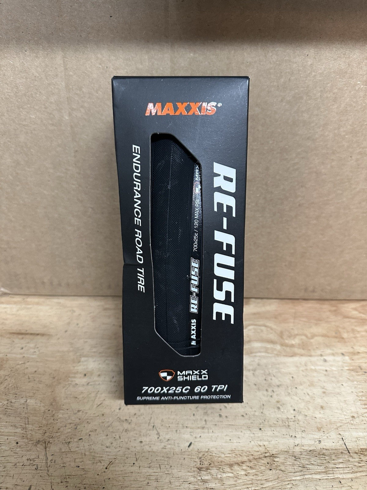 Maxxis Re-Fuse 700x25c Clincher Tire with MaxxShield Bead-to-Bead Silkshield1
